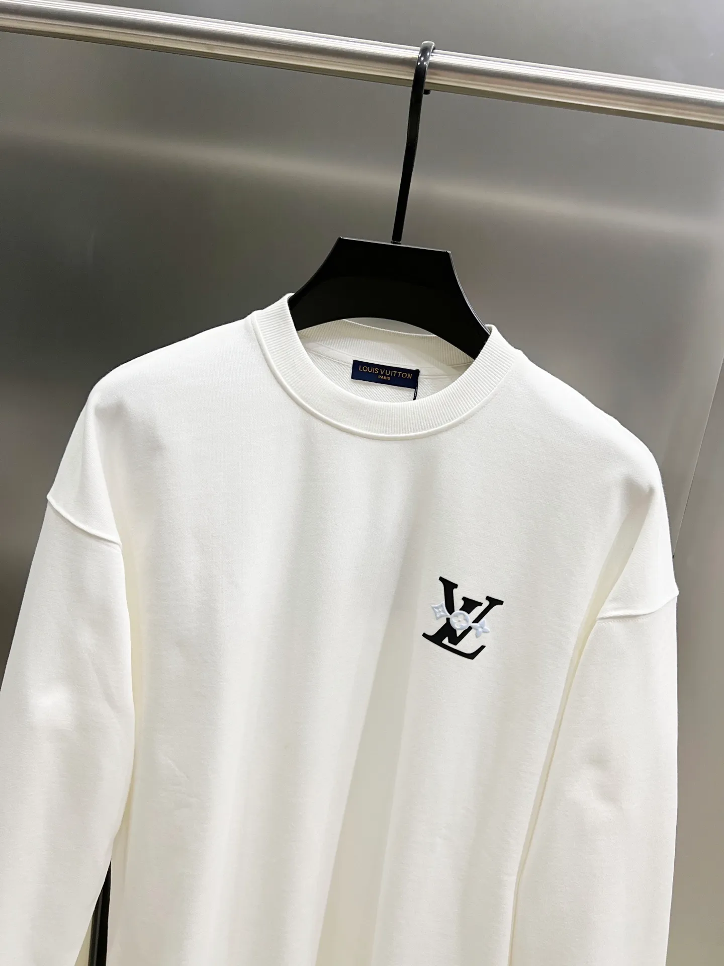 🅿️260 1v Louis* 2025 autumn and winter new style Customized double yarn fabric round neck long-sleeved sweatshirt Classic letter foam technology + three-dimensional silicone design High-end version! The same loose version for men and women S M L XL XXL five sizes color black white